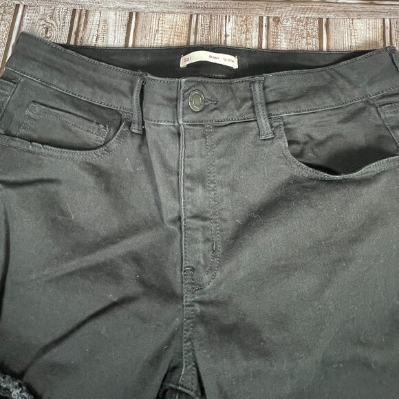 SO Women's Juniors 13 Waist 31 Black Distressed Stretch Skinny Pant Jeans EUC - Picture 3 of 7